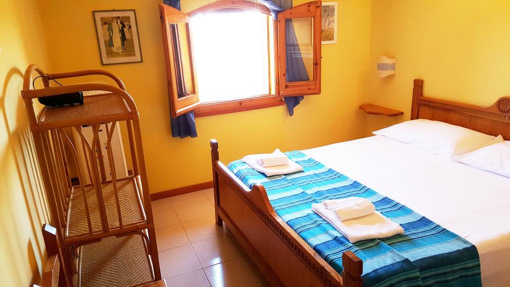 La Baia Apartments Sa Rocca Tunda Room photo