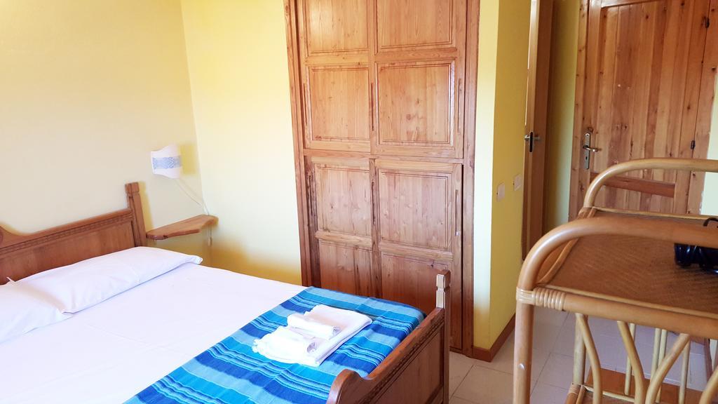 La Baia Apartments Sa Rocca Tunda Room photo